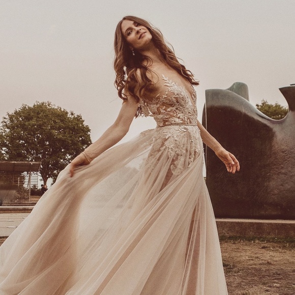 Berta Muse Ivone Wedding Gown - Picture 1 of 12